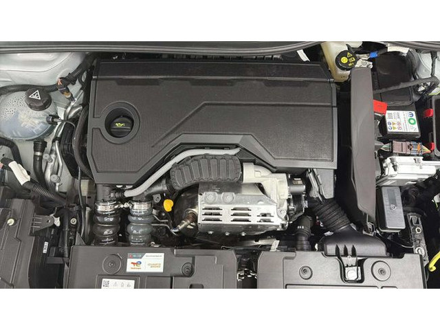CitroenC4 Hybrid 136 Plus e-DCS6 100 kW (136 CV) KM0 en Barcelona - 24