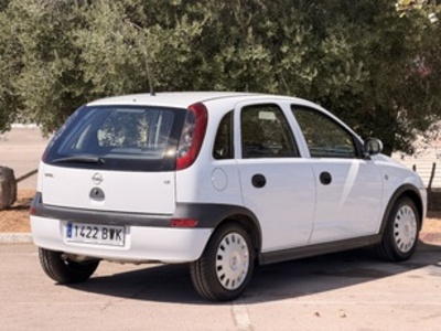 Opel Corsa 1.2 16v SRI 55 kW (75 CV) Opel Corsa 1.2 16v SRI 55 kW (75 CV)