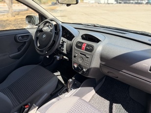 Opel Corsa 1.2 16v SRI 55 kW (75 CV)