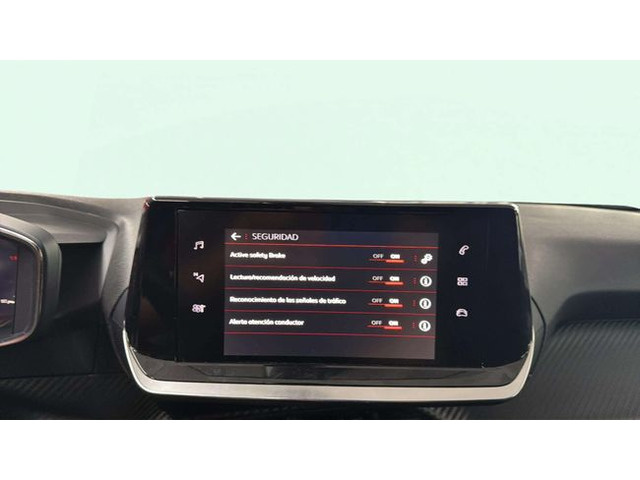 Peugeot2008 Puretech 100 S&S Active Pack 75 kW (100 CV) Vehículo usado en Barcelona - 18