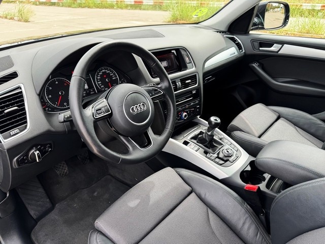 AudiQ5 S line edition 2.0 TDI clean diesel quattro 110 kW (150 CV) Vehículo usado en Barcelona - 2