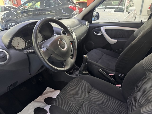 DaciaLogan Break Laureate dCi 63 kW (85 CV) Vehículo usado en Barcelona - 3