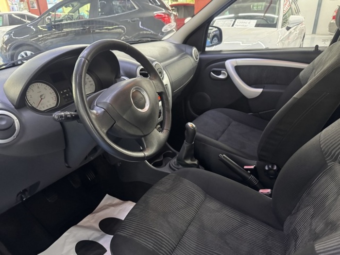DaciaLogan Break Laureate dCi 63 kW (85 CV) Vehículo usado en Barcelona - 3 DaciaLogan Break Laureate dCi 63 kW (85 CV) Vehículo usado en Barcelona - 3