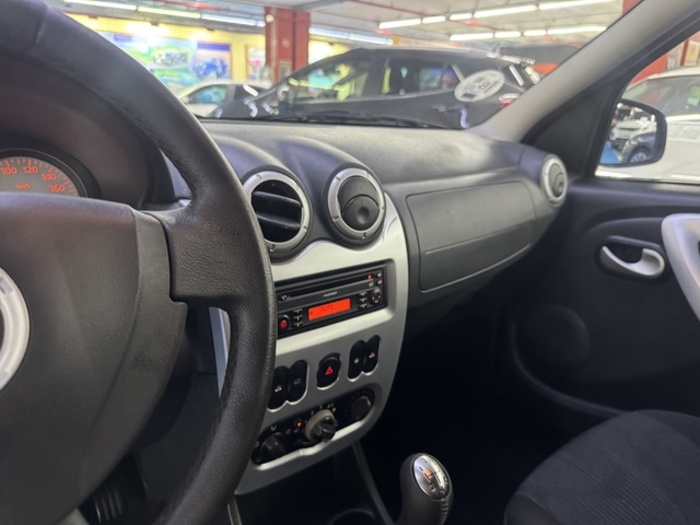 DaciaLogan Break Laureate dCi 63 kW (85 CV) Vehículo usado en Barcelona - 19 DaciaLogan Break Laureate dCi 63 kW (85 CV) Vehículo usado en Barcelona - 19
