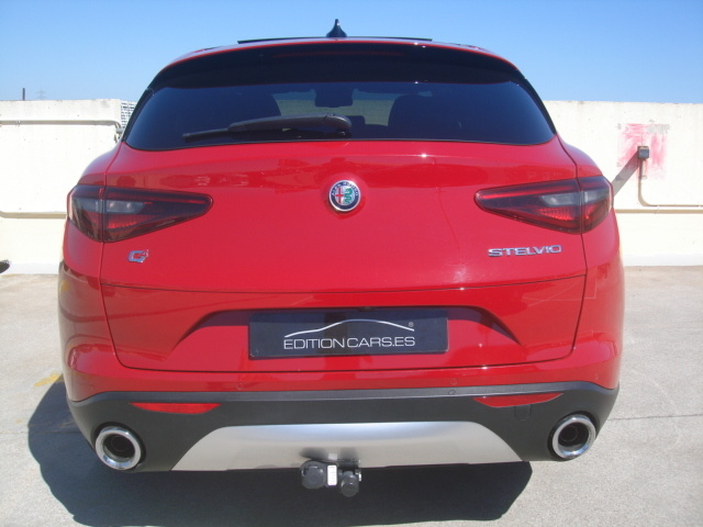 Alfa RomeoStelvio 2.2 Diésel Veloce Q4 Auto 154 kW (210 CV) Vehículo usado en Barcelona - 5
