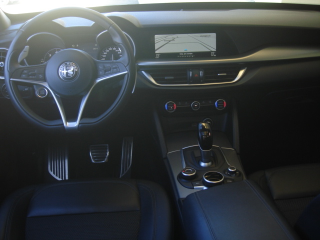 Alfa RomeoStelvio 2.2 Diésel Veloce Q4 Auto 154 kW (210 CV) Vehículo usado en Barcelona - 12