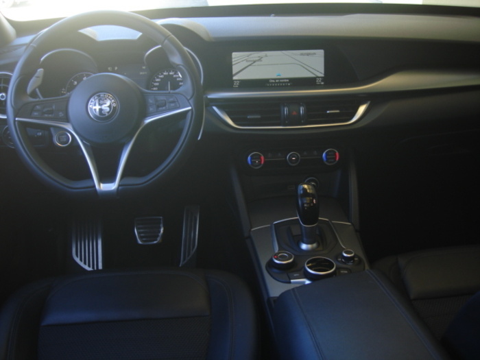 Alfa RomeoStelvio 2.2 Diésel Veloce Q4 Auto 154 kW (210 CV) Vehículo usado en Barcelona - 12 Alfa RomeoStelvio 2.2 Diésel Veloce Q4 Auto 154 kW (210 CV) Vehículo usado en Barcelona - 12