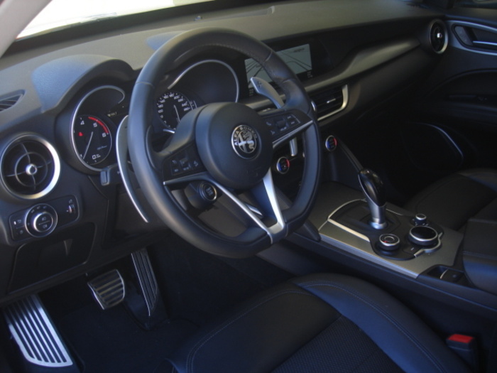 Alfa RomeoStelvio 2.2 Diésel Veloce Q4 Auto 154 kW (210 CV) Vehículo usado en Barcelona - 13 Alfa RomeoStelvio 2.2 Diésel Veloce Q4 Auto 154 kW (210 CV) Vehículo usado en Barcelona - 13