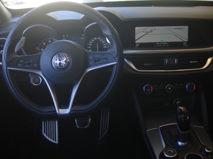 Alfa RomeoStelvio 2.2 Diésel Veloce Q4 Auto 154 kW (210 CV) Vehículo usado en Barcelona - 14 Alfa RomeoStelvio 2.2 Diésel Veloce Q4 Auto 154 kW (210 CV) Vehículo usado en Barcelona - 14