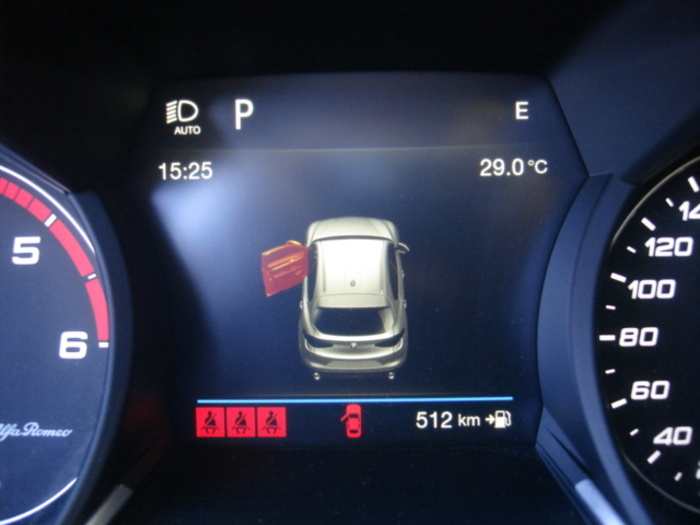 Alfa RomeoStelvio 2.2 Diésel Veloce Q4 Auto 154 kW (210 CV) Vehículo usado en Barcelona - 17 Alfa RomeoStelvio 2.2 Diésel Veloce Q4 Auto 154 kW (210 CV) Vehículo usado en Barcelona - 17