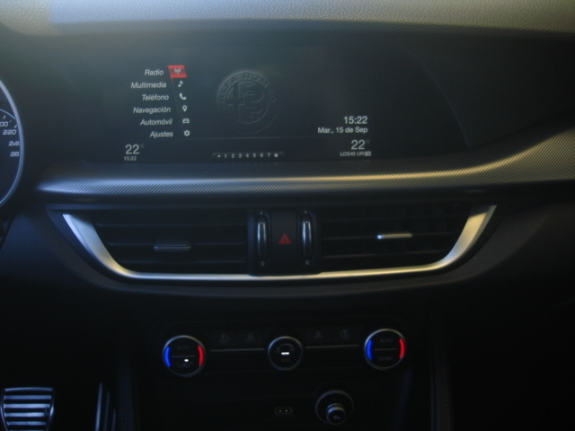 Alfa RomeoStelvio 2.2 Diésel Veloce Q4 Auto 154 kW (210 CV) Vehículo usado en Barcelona - 18