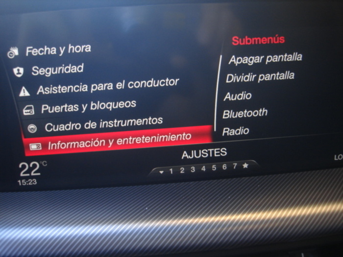 Alfa RomeoStelvio 2.2 Diésel Veloce Q4 Auto 154 kW (210 CV) Vehículo usado en Barcelona - 21 Alfa RomeoStelvio 2.2 Diésel Veloce Q4 Auto 154 kW (210 CV) Vehículo usado en Barcelona - 21