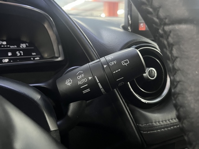 MazdaCX-3 2.0 G Zenith White 2WD AT 89 kW (121 CV) Vehículo usado en Barcelona - 21
