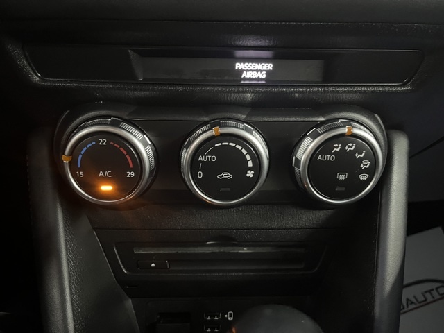 MazdaCX-3 2.0 G Zenith White 2WD AT 89 kW (121 CV) Vehículo usado en Barcelona - 27
