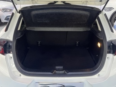 Mazda CX-3 2.0 G Zenith White 2WD AT 89 kW (121 CV) Mazda CX-3 2.0 G Zenith White 2WD AT 89 kW (121 CV)