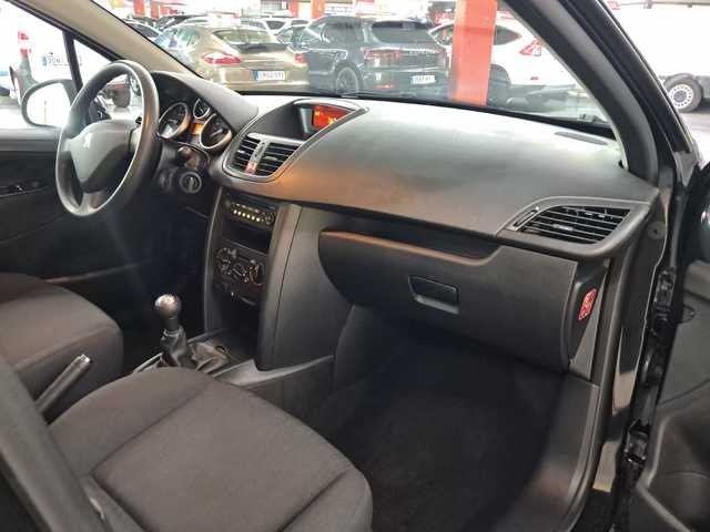 Peugeot207 1.4 Urban 54 kW (75 CV) Vehículo usado en Barcelona - 14