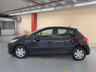 Peugeot 207 1.4 Urban 54 kW (75 CV) Peugeot 207 1.4 Urban 54 kW (75 CV)