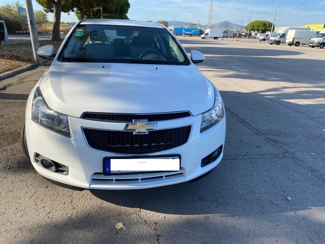 ChevroletCruze 1.6 16V LS+ AA 83 kW (113 CV) Vehículo usado en Barcelona - 2