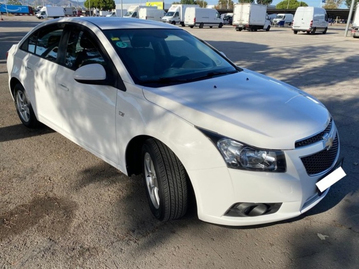 ChevroletCruze 1.6 16V LS+ AA 83 kW (113 CV) Vehículo usado en Barcelona - 3 ChevroletCruze 1.6 16V LS+ AA 83 kW (113 CV) Vehículo usado en Barcelona - 3