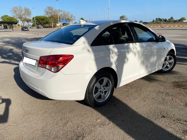 ChevroletCruze 1.6 16V LS+ AA 83 kW (113 CV) Vehículo usado en Barcelona - 4