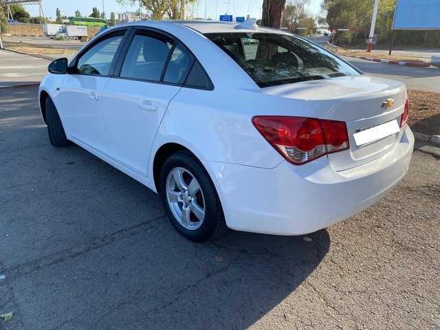 ChevroletCruze 1.6 16V LS+ AA 83 kW (113 CV) Vehículo usado en Barcelona - 6