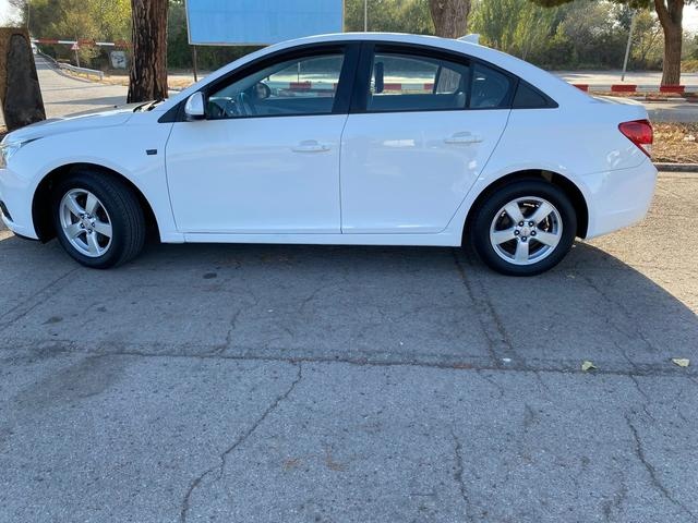 ChevroletCruze 1.6 16V LS+ AA 83 kW (113 CV) Vehículo usado en Barcelona - 7