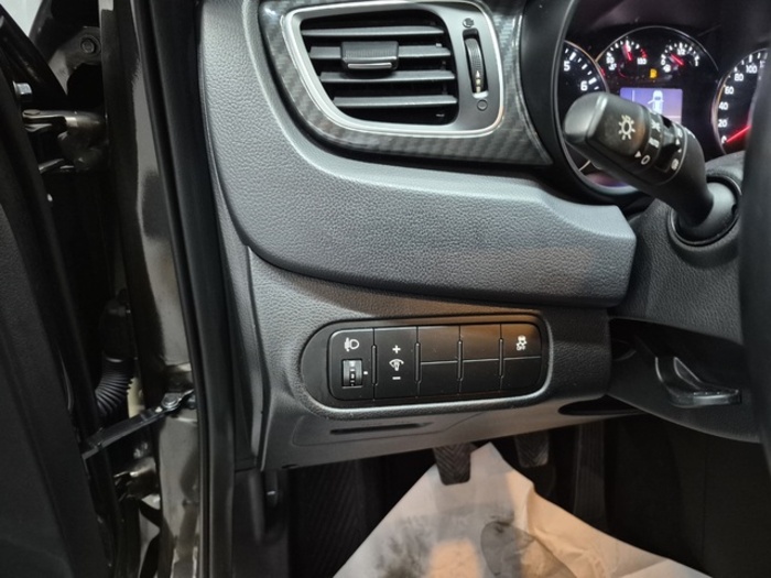 KiaCarens 1.6 GDi Drive 99 kW (135 CV) Vehículo usado en Barcelona - 8 KiaCarens 1.6 GDi Drive 99 kW (135 CV) Vehículo usado en Barcelona - 8