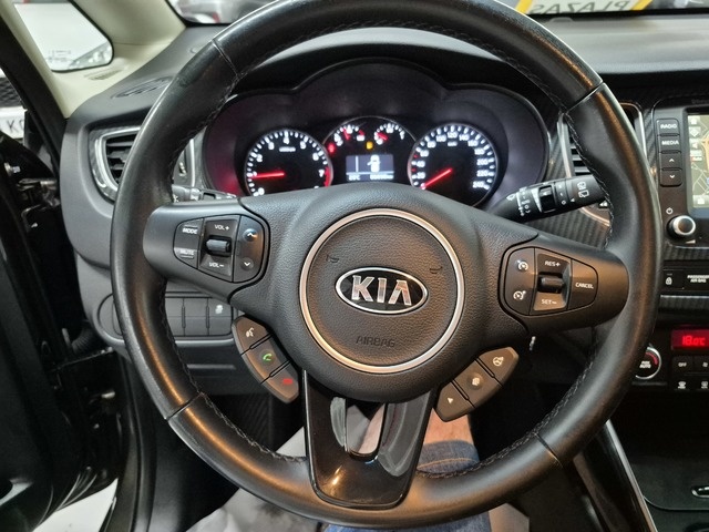 KiaCarens 1.6 GDi Drive 99 kW (135 CV) Vehículo usado en Barcelona - 10
