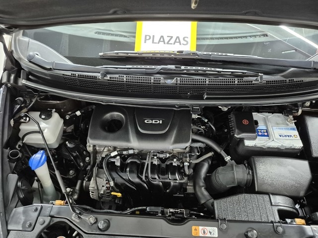KiaCarens 1.6 GDi Drive 99 kW (135 CV) Vehículo usado en Barcelona - 21