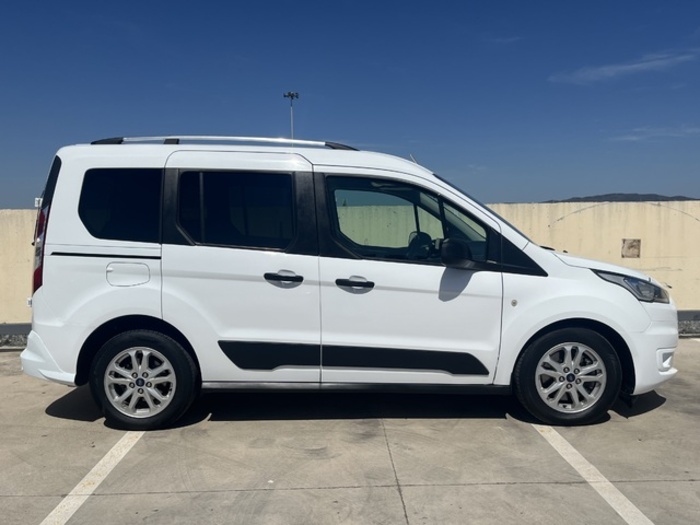 FordTransit Connect Kombi 1.5 TDCI Trend 220 L1 74 kW (100 CV) Vehículo usado en Barcelona - 4 FordTransit Connect Kombi 1.5 TDCI Trend 220 L1 74 kW (100 CV) Vehículo usado en Barcelona - 4