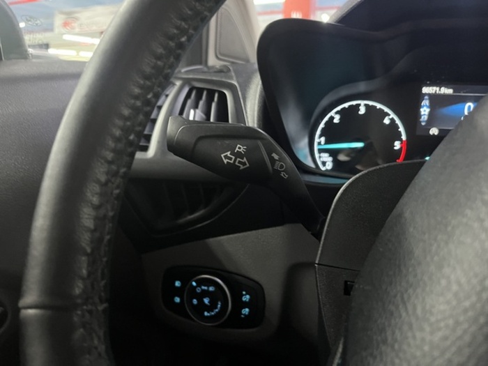 FordTransit Connect Kombi 1.5 TDCI Trend 220 L1 74 kW (100 CV) Vehículo usado en Barcelona - 18 FordTransit Connect Kombi 1.5 TDCI Trend 220 L1 74 kW (100 CV) Vehículo usado en Barcelona - 18