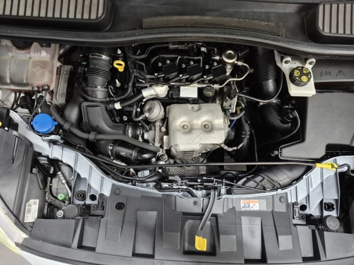 FordC-Max 1.0 EcoBoost Trend+ 92 kW (125 CV) Vehículo usado en Barcelona - 21 FordC-Max 1.0 EcoBoost Trend+ 92 kW (125 CV) Vehículo usado en Barcelona - 21
