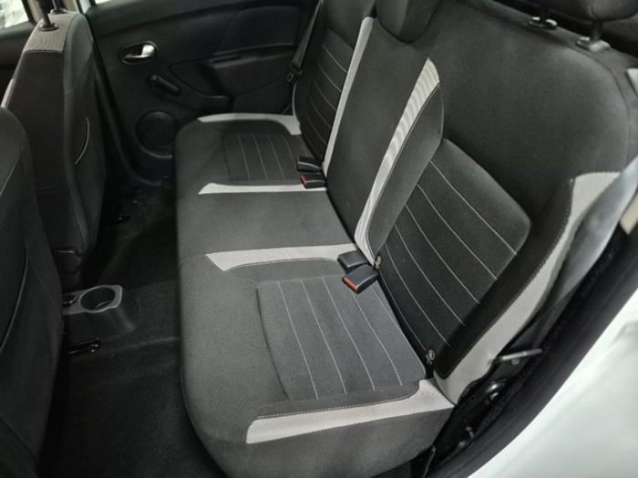 DaciaSandero Stepway Comfort TCe 66 kW (90 CV) Vehículo usado en Barcelona - 8 DaciaSandero Stepway Comfort TCe 66 kW (90 CV) Vehículo usado en Barcelona - 8