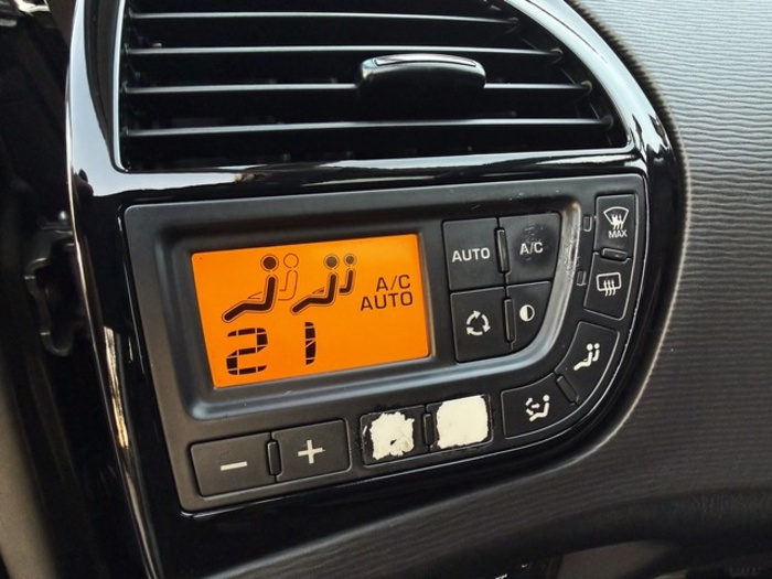 CitroenGrand C4 Picasso 1.6 HDI Exclusive 82 kW (112 CV) Vehículo usado en Barcelona - 14 CitroenGrand C4 Picasso 1.6 HDI Exclusive 82 kW (112 CV) Vehículo usado en Barcelona - 14