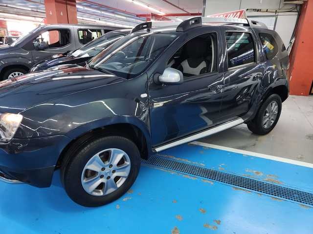 DaciaDuster Ambiance TCE 4X4 92 kW (125 CV) Vehículo usado en Barcelona - 2