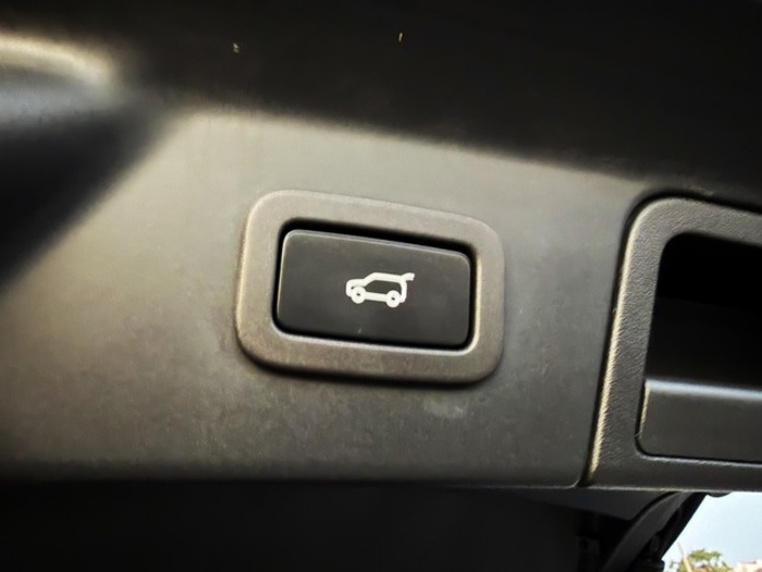 Land RoverRange Rover Velar 2.0 I4 R-Dynamic S 4WD Auto 150 kW (204 CV) Vehículo usado en Barcelona - 35 Land RoverRange Rover Velar 2.0 I4 R-Dynamic S 4WD Auto 150 kW (204 CV) Vehículo usado en Barcelona - 35