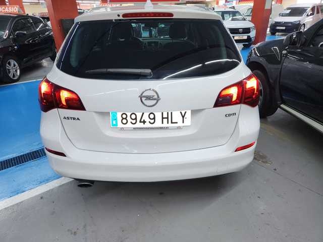 OpelAstra Sports Tourer 2.0 CDTi Excellence Auto 121 kW (165 CV) Vehículo usado en Barcelona - 4