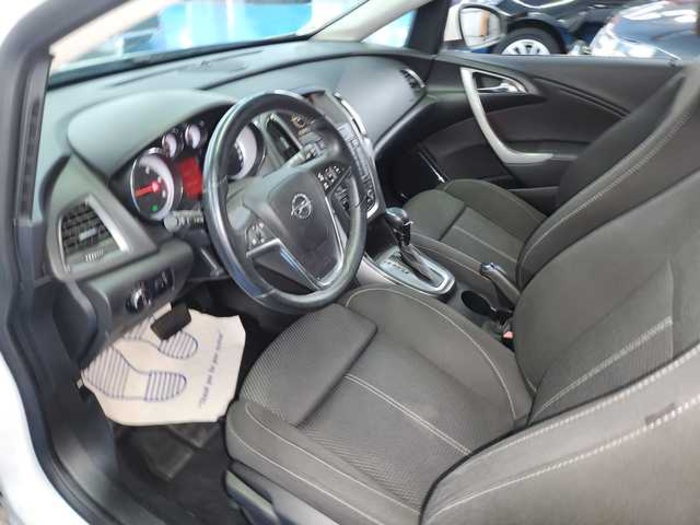 OpelAstra Sports Tourer 2.0 CDTi Excellence Auto 121 kW (165 CV) Vehículo usado en Barcelona - 8 OpelAstra Sports Tourer 2.0 CDTi Excellence Auto 121 kW (165 CV) Vehículo usado en Barcelona - 8