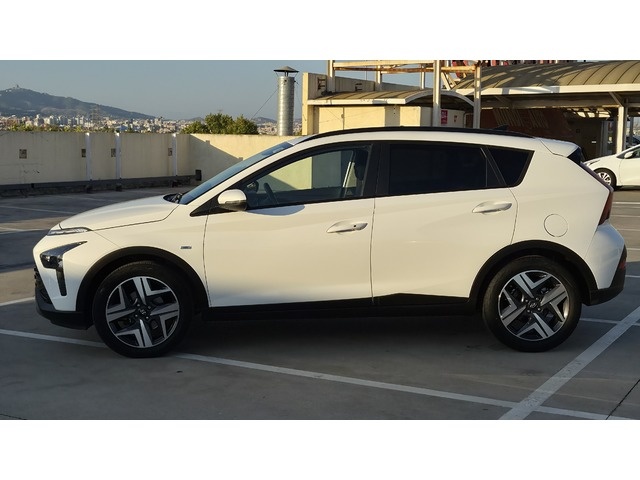 HyundaiBayon 1.0 TGDI 48V Tecno 74 kW (100 CV) Vehículo usado en Barcelona - 4