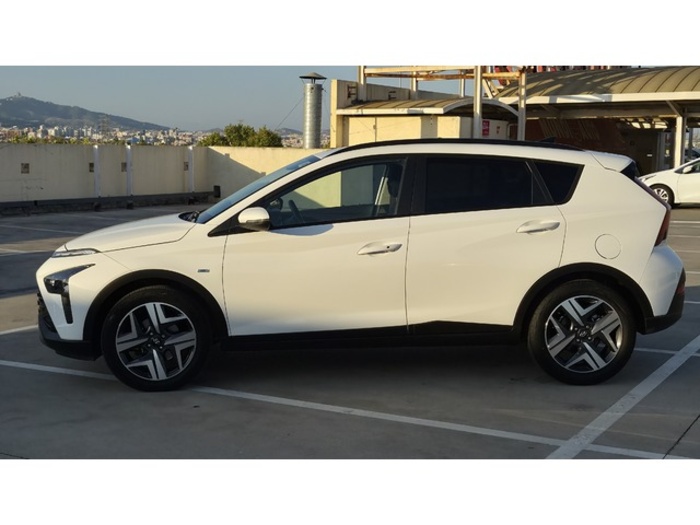 HyundaiBayon 1.0 TGDI 48V Tecno 74 kW (100 CV) Vehículo usado en Barcelona - 4 HyundaiBayon 1.0 TGDI 48V Tecno 74 kW (100 CV) Vehículo usado en Barcelona - 4