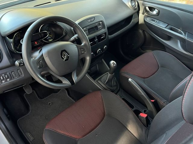 RenaultClio Expression 1.2 16v 55 kW (75 CV) Vehículo usado en Barcelona - 2