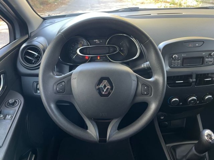 RenaultClio Expression 1.2 16v 55 kW (75 CV) Vehículo usado en Barcelona - 14 RenaultClio Expression 1.2 16v 55 kW (75 CV) Vehículo usado en Barcelona - 14
