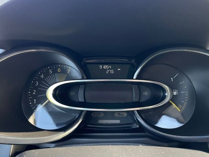 RenaultClio Expression 1.2 16v 55 kW (75 CV) Vehículo usado en Barcelona - 18 RenaultClio Expression 1.2 16v 55 kW (75 CV) Vehículo usado en Barcelona - 18