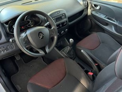 Renault Clio Expression 1.2 16v 55 kW (75 CV) Renault Clio Expression 1.2 16v 55 kW (75 CV)