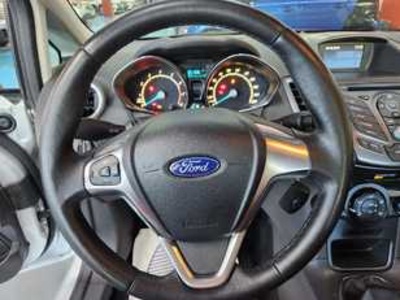Ford Fiesta 1.0 EcoBoost Trend Powershift 74 kW (100 CV) Ford Fiesta 1.0 EcoBoost Trend Powershift 74 kW (100 CV)