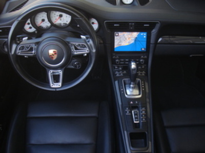Porsche 911 Carrera 4 GTS Cabrio 331 kW (450 CV) Porsche 911 Carrera 4 GTS Cabrio 331 kW (450 CV)