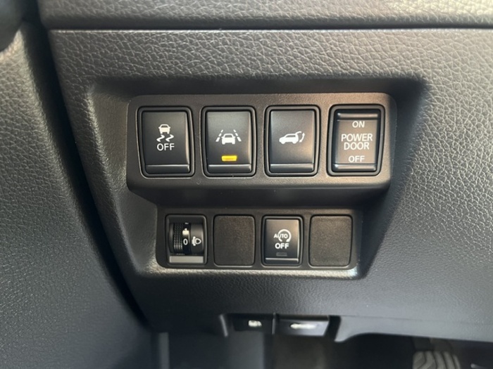 NissanX-Trail dCi 130 Tekna 4x2 96 kW (130 CV) Vehículo usado en Barcelona - 19 NissanX-Trail dCi 130 Tekna 4x2 96 kW (130 CV) Vehículo usado en Barcelona - 19