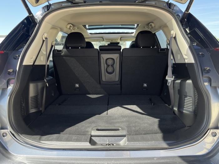 NissanX-Trail dCi 130 Tekna 4x2 96 kW (130 CV) Vehículo usado en Barcelona - 32 NissanX-Trail dCi 130 Tekna 4x2 96 kW (130 CV) Vehículo usado en Barcelona - 32