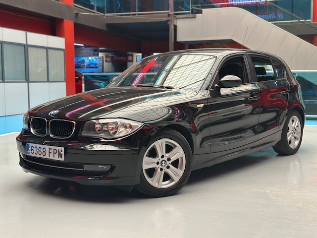 BMWSerie 1 118i 105 kW (143 CV) Vehículo usado en Barcelona - 1