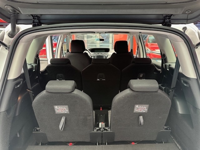 CitroenGrand C4 Spacetourer PureTech 130 S&S Live 96 kW (130 CV) Vehículo usado en Barcelona - 6